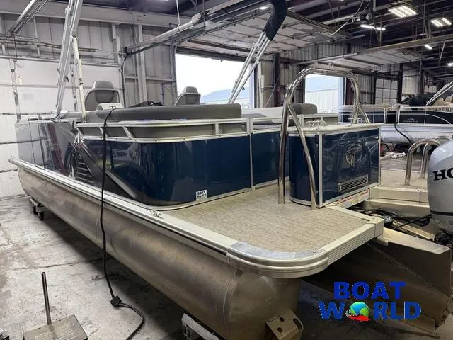 Slide: The Image of Tahoe LTZ 2385 Quad Lounge Tritoon Pontoon & Honda 4-Str 2022 - 45