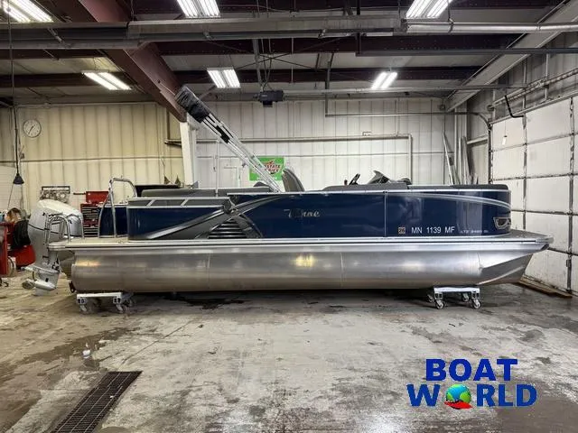 Slide: The Image of Tahoe LTZ 2385 Quad Lounge Tritoon Pontoon & Honda 4-Str 2022 - 47