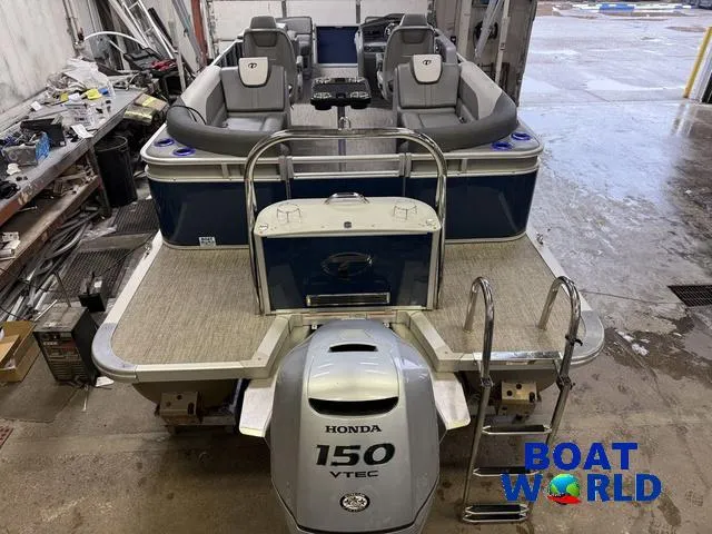 Slide: The Image of Tahoe LTZ 2385 Quad Lounge Tritoon Pontoon & Honda 4-Str 2022 - 7