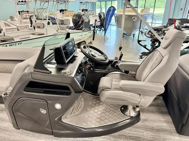 Slide: The Image of Bennington M Quad Bench 22 MFB 2025 - 4