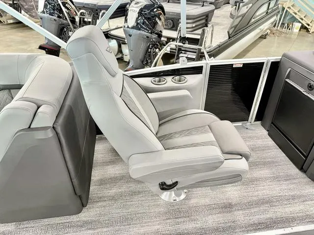 Slide: The Image of Bennington M Quad Bench 22 MFB 2025 - 6