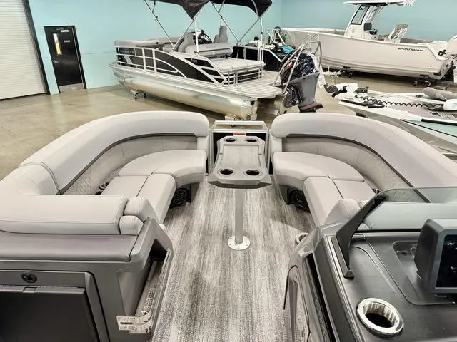 Slide: The Image of Bennington M Quad Bench 22 MFB 2025 - 7