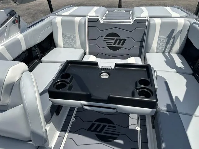 Slide: The Image of Malibu Wakesetter MXZ 22 MXZ 2025 - 17