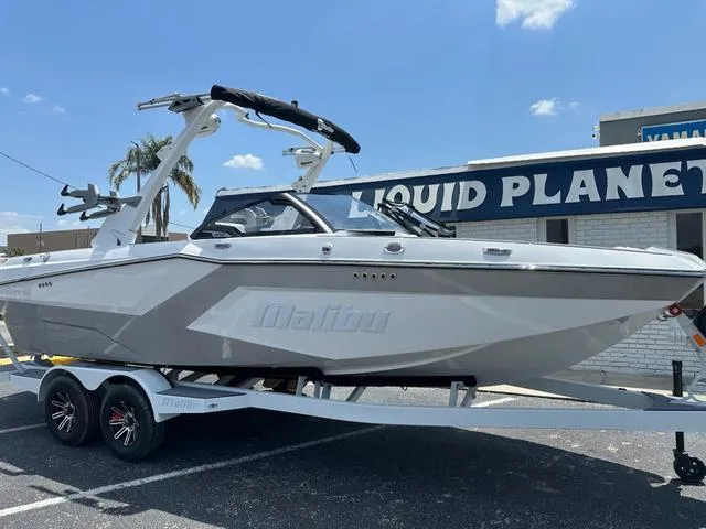 Slide: The Image of Malibu Wakesetter MXZ 22 MXZ 2025 - 3