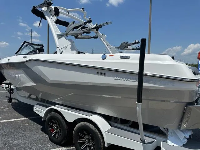 Slide: The Image of Malibu Wakesetter MXZ 22 MXZ 2025 - 5