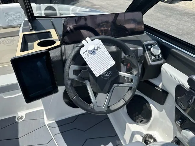 Slide: The Image of Malibu Wakesetter MXZ 22 MXZ 2025 - 8