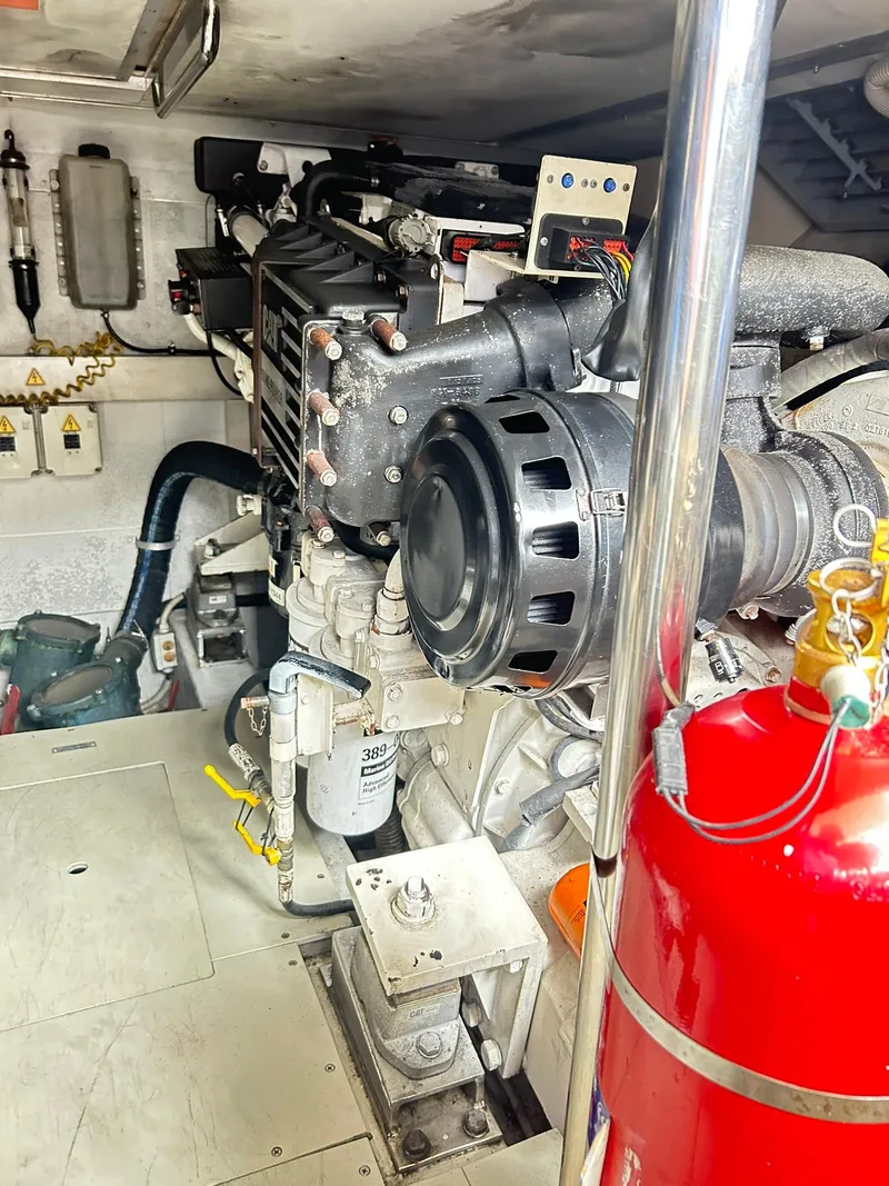 Slide: The Image of Azimut 62 2006 - 93