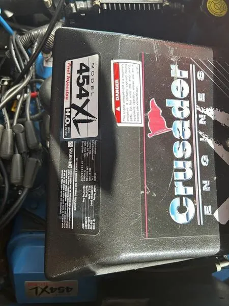 Slide: The Image of Engine compartment of a 1997 Carver 400 CPMY with Crusader 454XL engine. - 46
