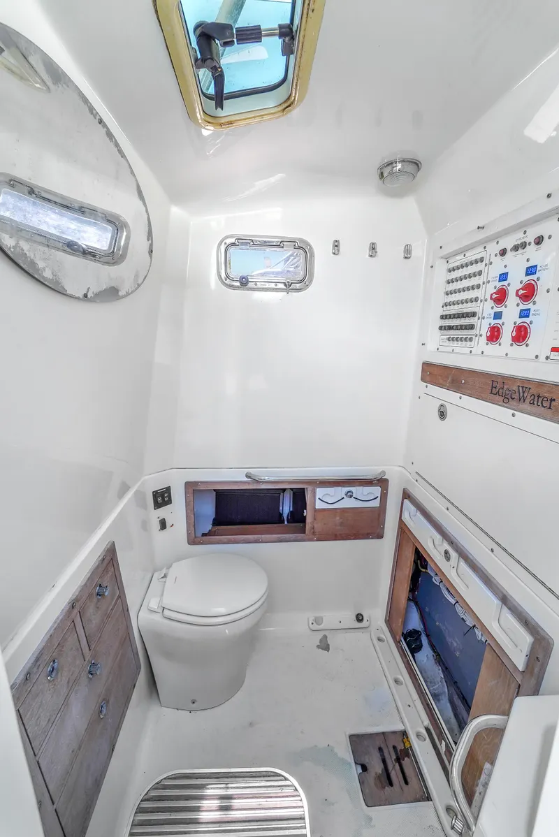 Slide: The Image of Edgewater 38CC 2007 - 16