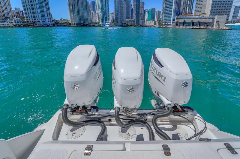 Slide: The Image of Edgewater 38CC 2007 - 4