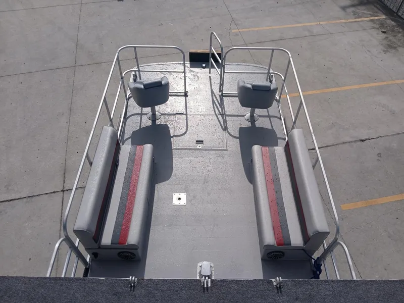 Slide: The Image of Custom 32 Tri Toon 2012 - 11