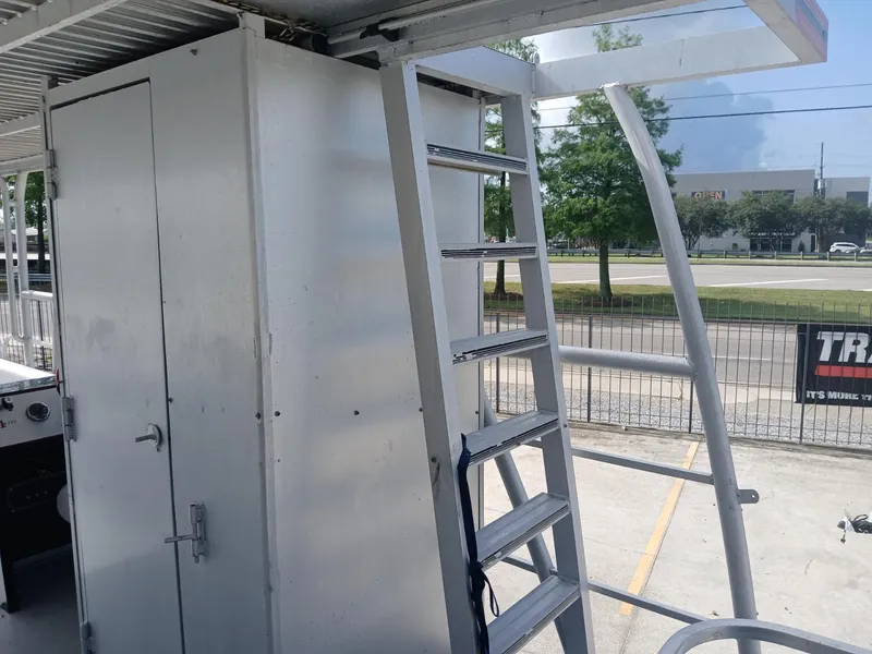 Slide: The Image of Custom 32 Tri Toon 2012 - 12