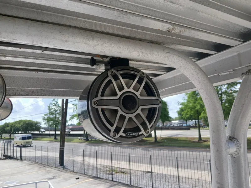 Slide: The Image of Custom 32 Tri Toon 2012 - 19