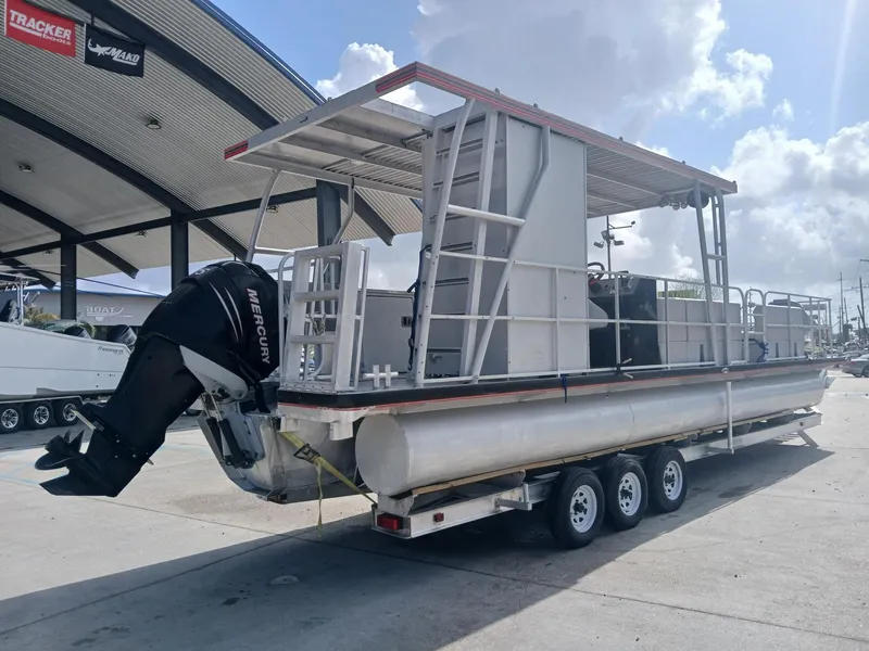 Slide: The Image of Custom 32 Tri Toon 2012 - 2