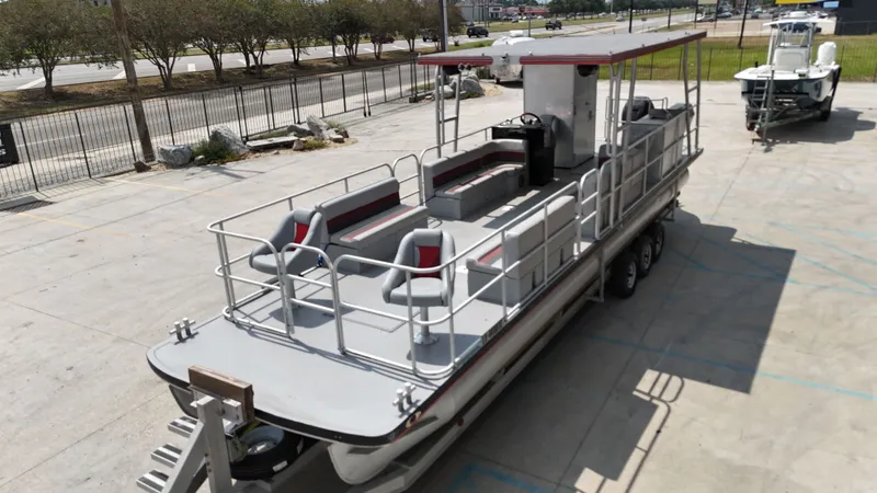 Slide: The Image of Custom 32 Tri Toon 2012 - 30