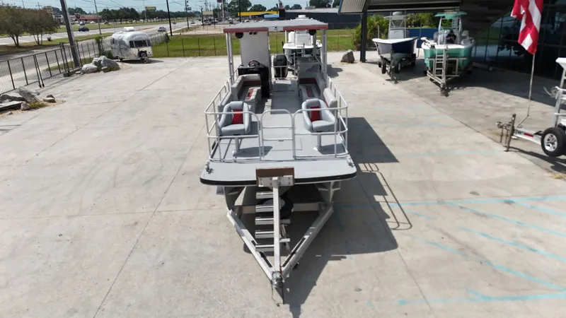 Slide: The Image of Custom 32 Tri Toon 2012 - 31