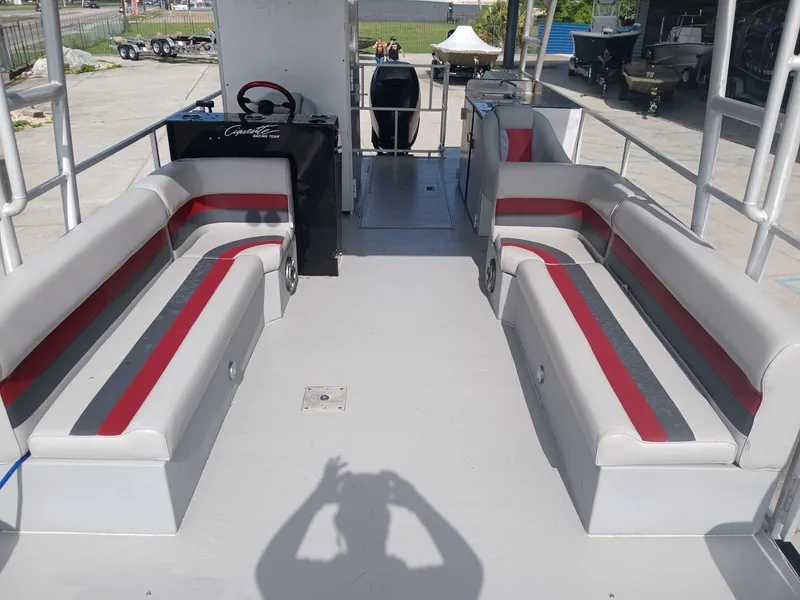 Slide: The Image of Custom 32 Tri Toon 2012 - 4