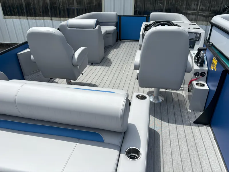Slide: The Image of Bentley Pontoons Legacy 203 Swingback 2025 - 3