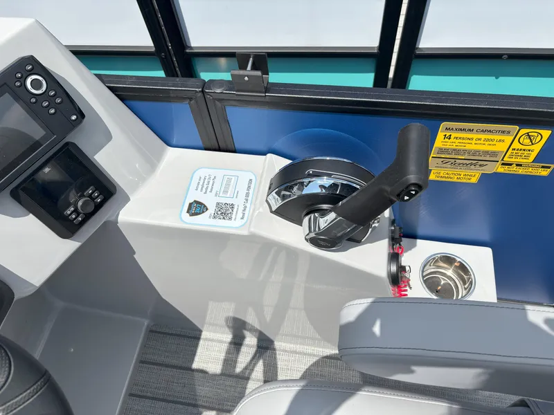 Slide: The Image of Bentley Pontoons Legacy 203 Swingback 2025 - 5