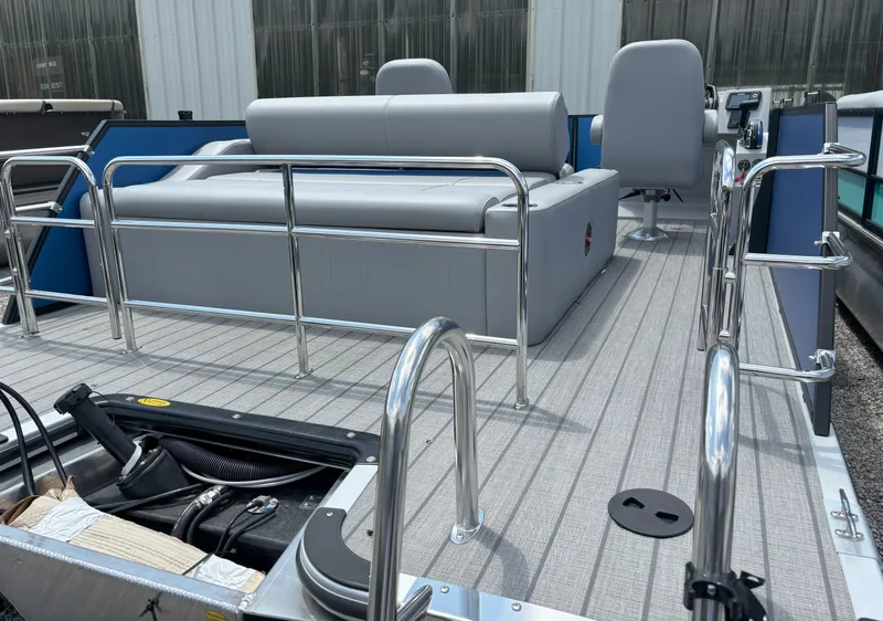 Slide: The Image of Bentley Pontoons Legacy 203 Swingback 2025 - 8