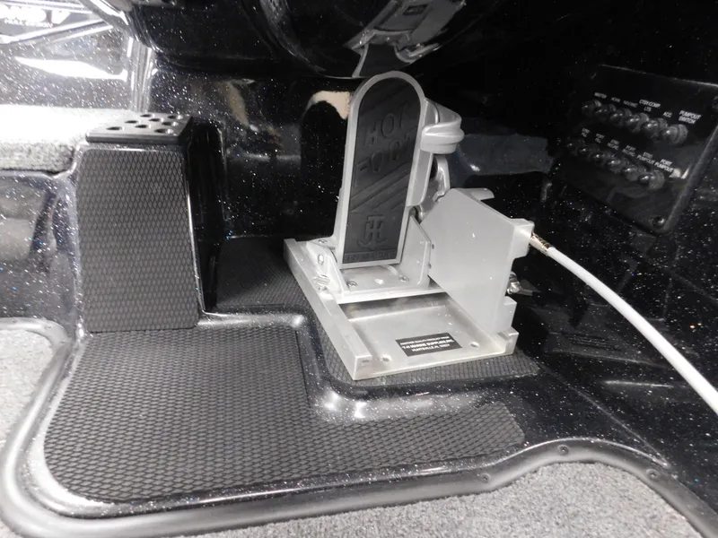 Slide: The Image of Phoenix Bass Boat 819 Pro XP 2025 - 16