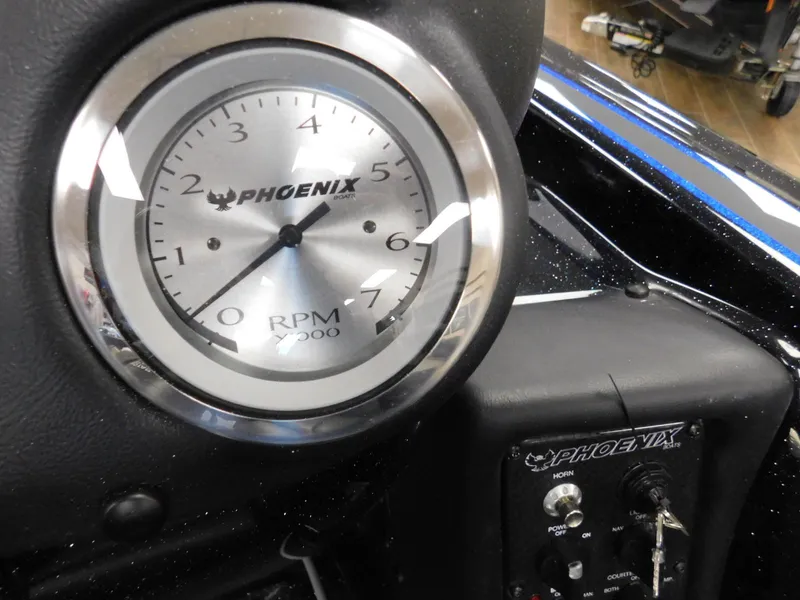 Slide: The Image of Phoenix Bass Boat 819 Pro XP 2025 - 19