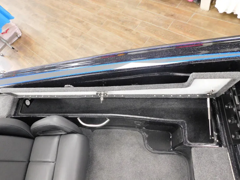 Slide: The Image of Phoenix Bass Boat 819 Pro XP 2025 - 21