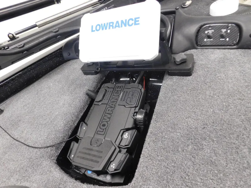 Slide: The Image of Phoenix Bass Boat 819 Pro XP 2025 - 30