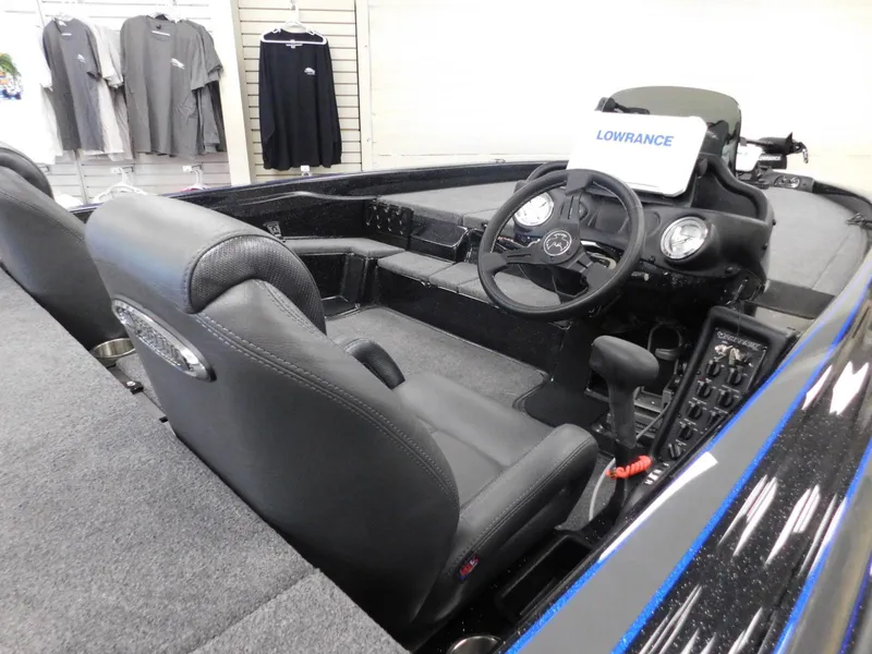 Slide: The Image of Phoenix Bass Boat 819 Pro XP 2025 - 32