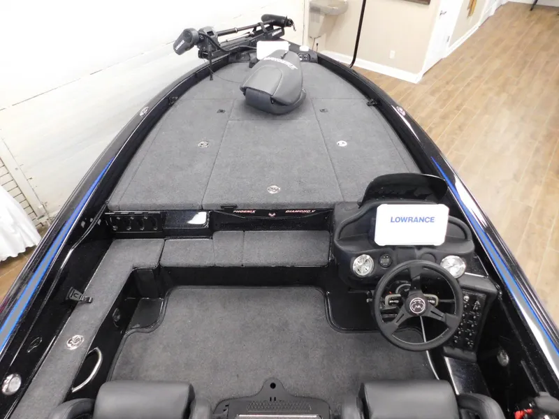 Slide: The Image of Phoenix Bass Boat 819 Pro XP 2025 - 34