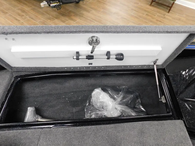 Slide: The Image of Phoenix Bass Boat 819 Pro XP 2025 - 44