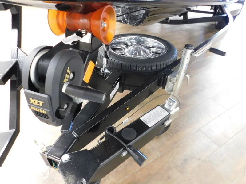 Slide: The Image of Phoenix Bass Boat 819 Pro XP 2025 - 5