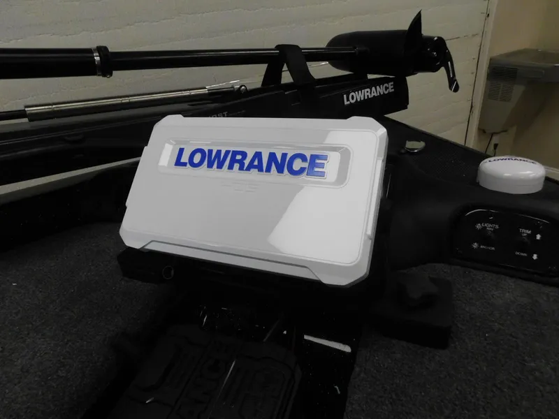 Slide: The Image of Phoenix Bass Boat 819 Pro XP 2025 - 6