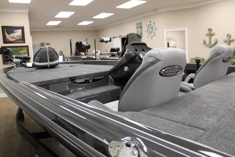 Slide: The Image of Phoenix Bass Boat 721 Pro XP 2025 - 4