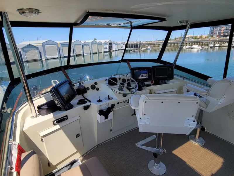 Slide: The Image of Tollycraft 48' Sedan 1982 - 10