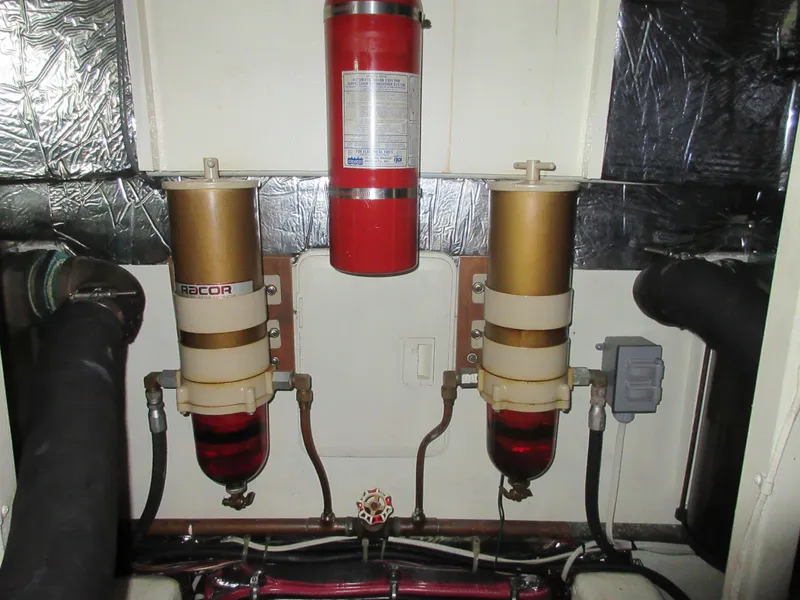 Slide: The Image of Tollycraft 48' Sedan 1982 - 102