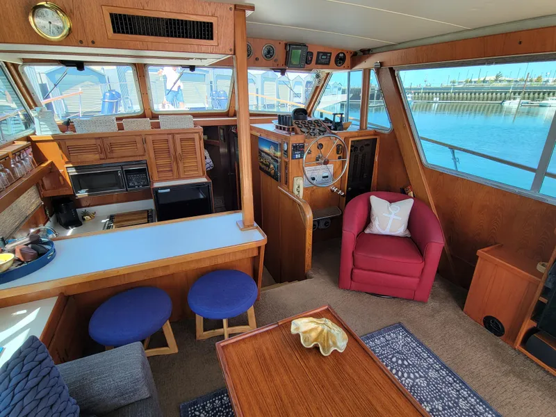 Slide: The Image of Tollycraft 48' Sedan 1982 - 12