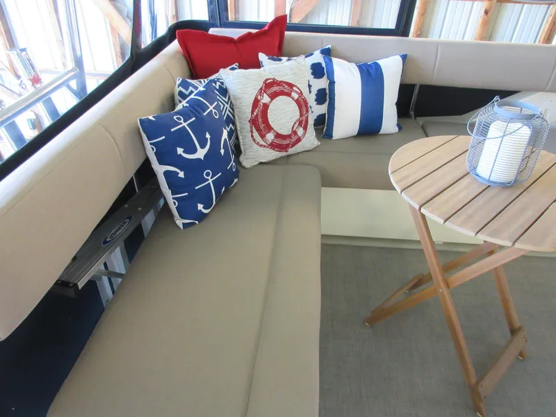 Slide: The Image of Tollycraft 48' Sedan 1982 - 23