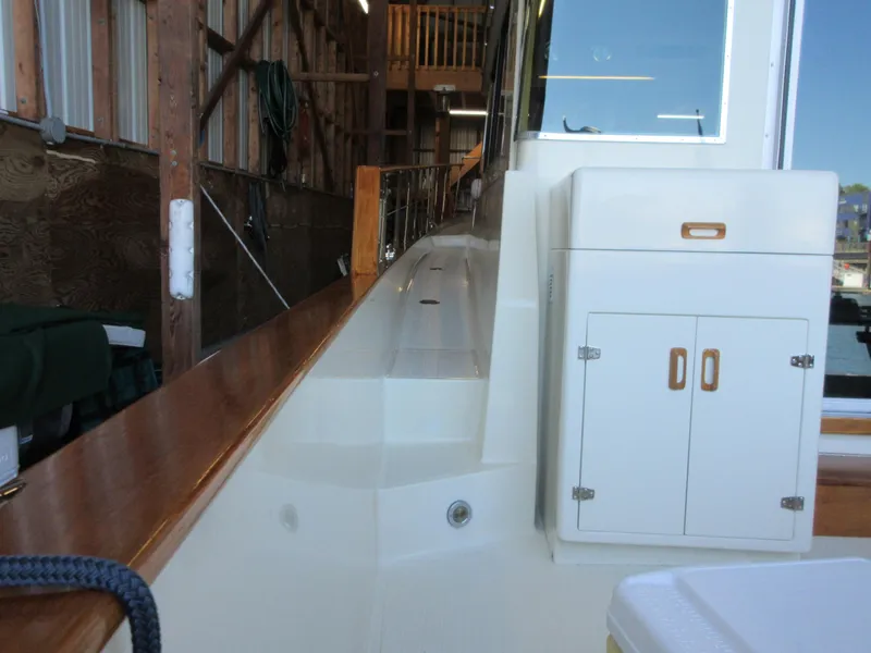 Slide: The Image of Tollycraft 48' Sedan 1982 - 31