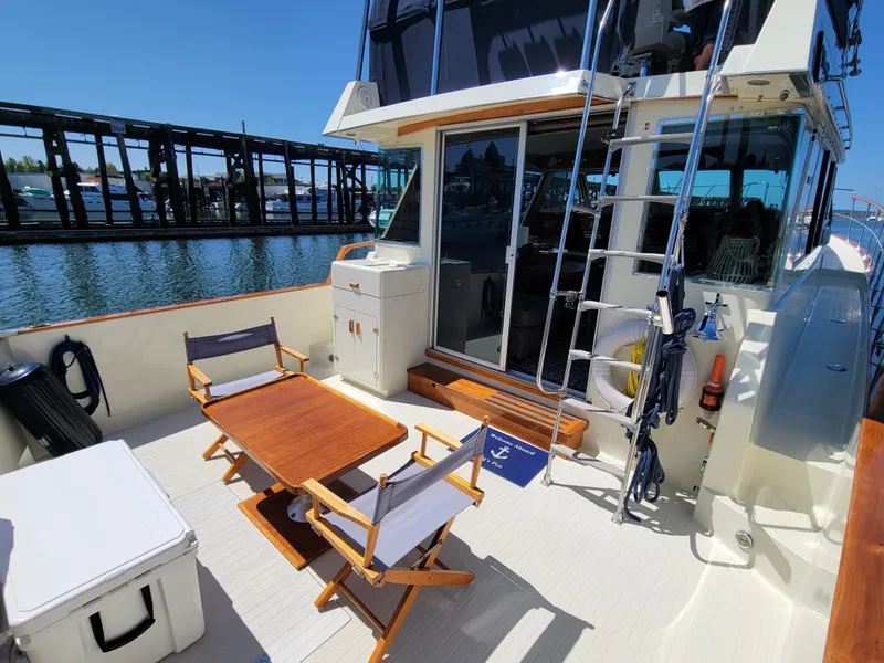 Slide: The Image of Tollycraft 48' Sedan 1982 - 4