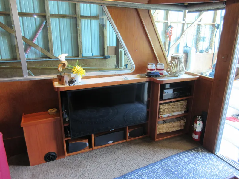 Slide: The Image of Tollycraft 48' Sedan 1982 - 42