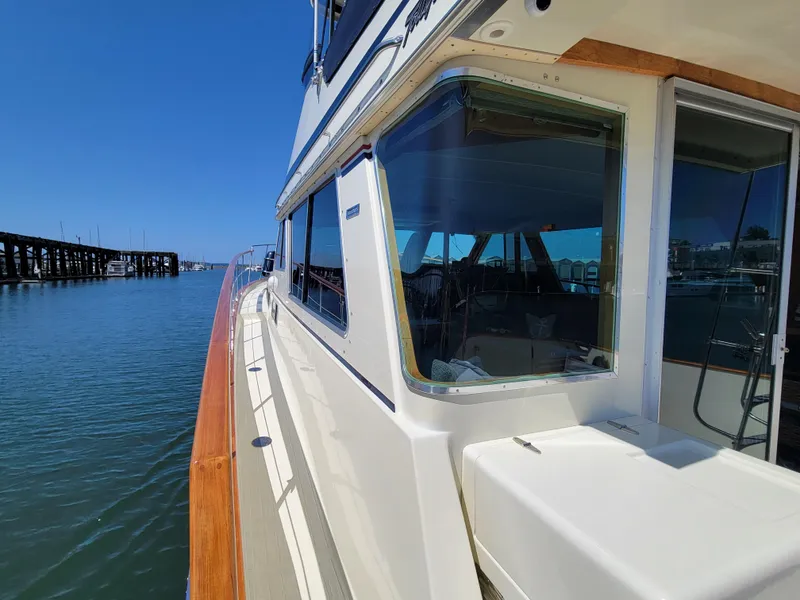 Slide: The Image of Tollycraft 48' Sedan 1982 - 6