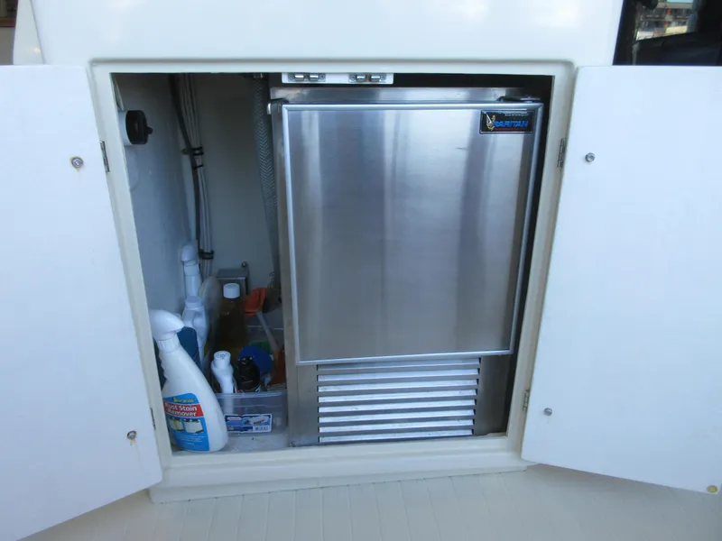 Slide: The Image of Tollycraft 48' Sedan 1982 - 66