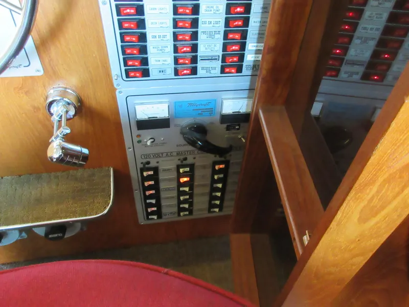 Slide: The Image of Tollycraft 48' Sedan 1982 - 73