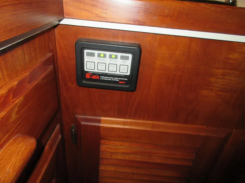 Slide: The Image of Tollycraft 48' Sedan 1982 - 77