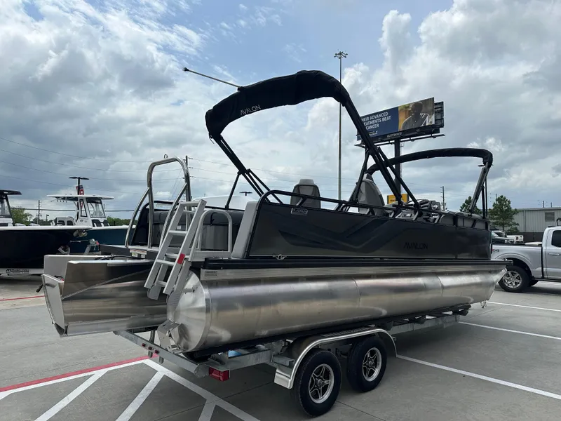 Slide: The Image of Avalon Venture 85 Versatile Rear Bench - 23' 2025 - 8