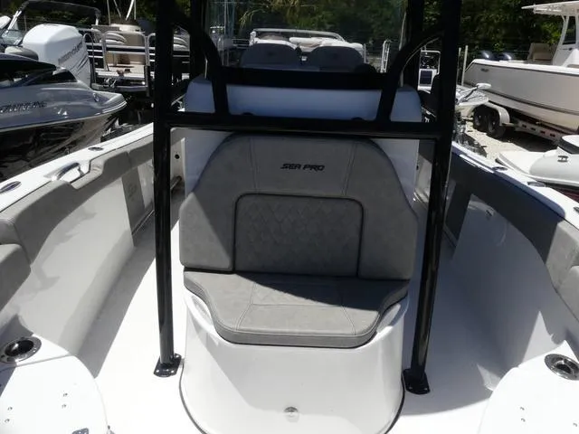 Slide: The Image of Sea Pro 219 Deep V Series 2023 - 16