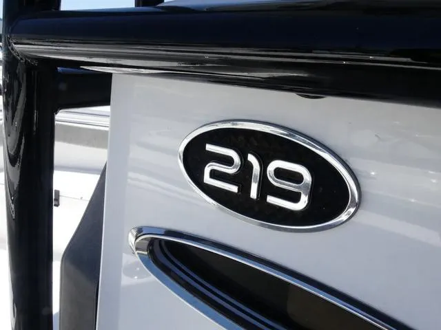 Slide: The Image of Sea Pro 219 Deep V Series 2023 - 18