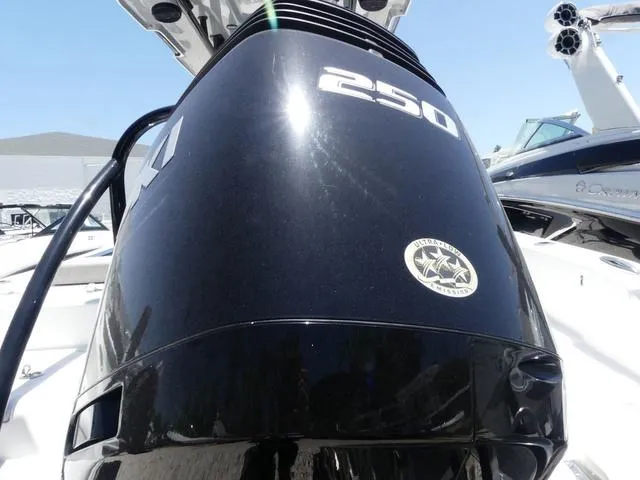 Slide: The Image of Sea Pro 219 Deep V Series 2023 - 6