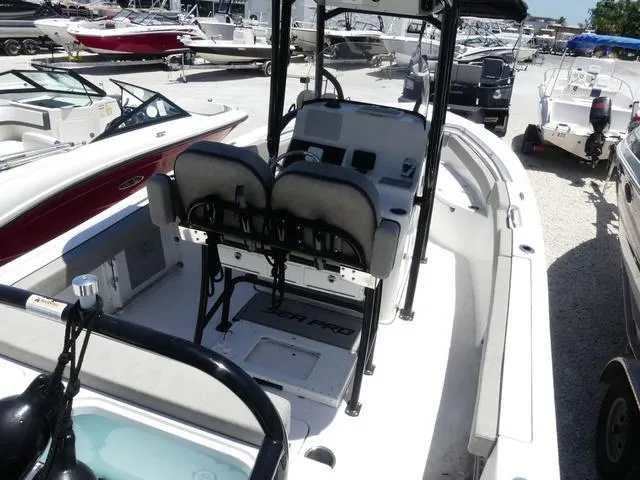 Slide: The Image of Sea Pro 219 Deep V Series 2023 - 7